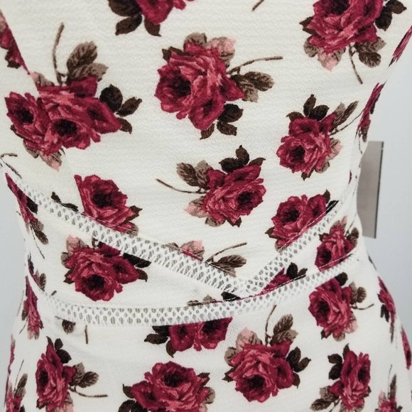B. Darlin Juniors' Floral Print Halter Dress 1-2 - Picture 5 of 13